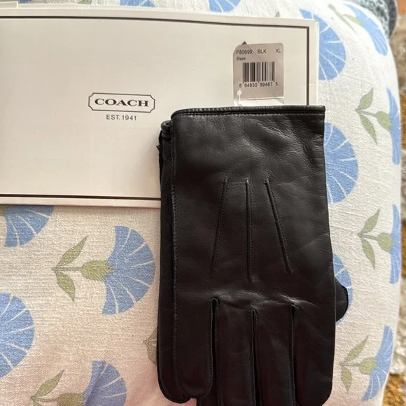 Coach Black Leather Men's Gloves - Picture 2 of 7